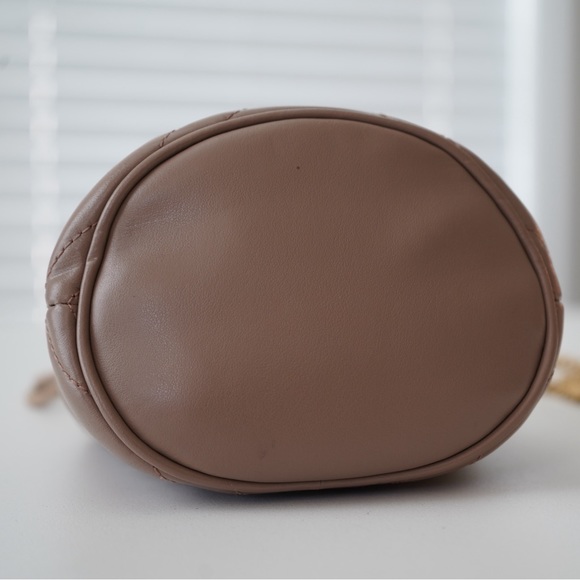 Gucci Matelasse Mini GG Marmont 2.0 Bucket Bag in Porcelain Rose - Picture 2 of 6